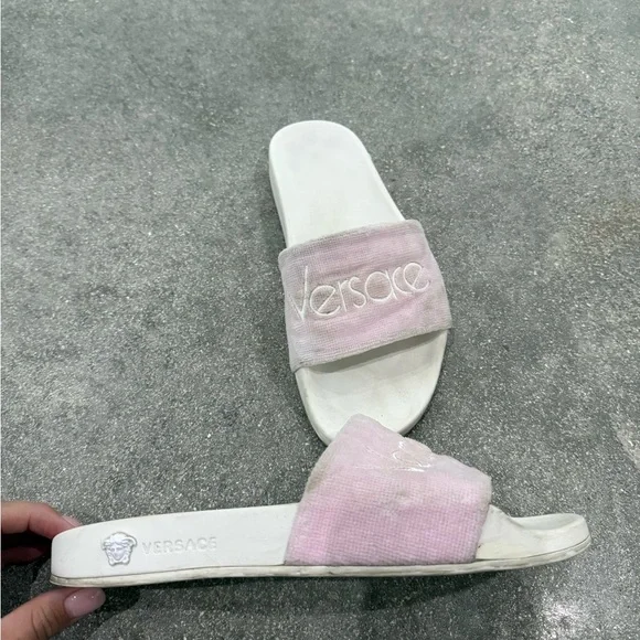 Versace Women's Pink Slide Medusa - US 9 - Picture 2 of 4